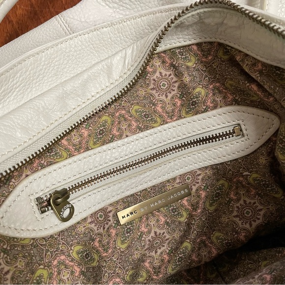 Marc by Marc Jacobs Off White Ivory Pebbled Leather Hobo Bag B17 - Picture 7 of 11